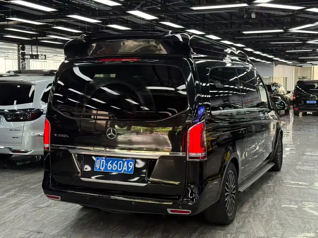 Mercedes-Benz V-Class — миниатюра 15