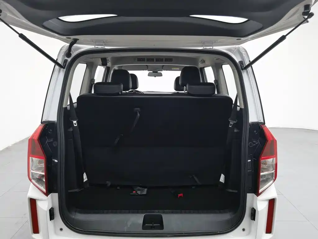 Wuling Hongguang PLUS — миниатюра 16