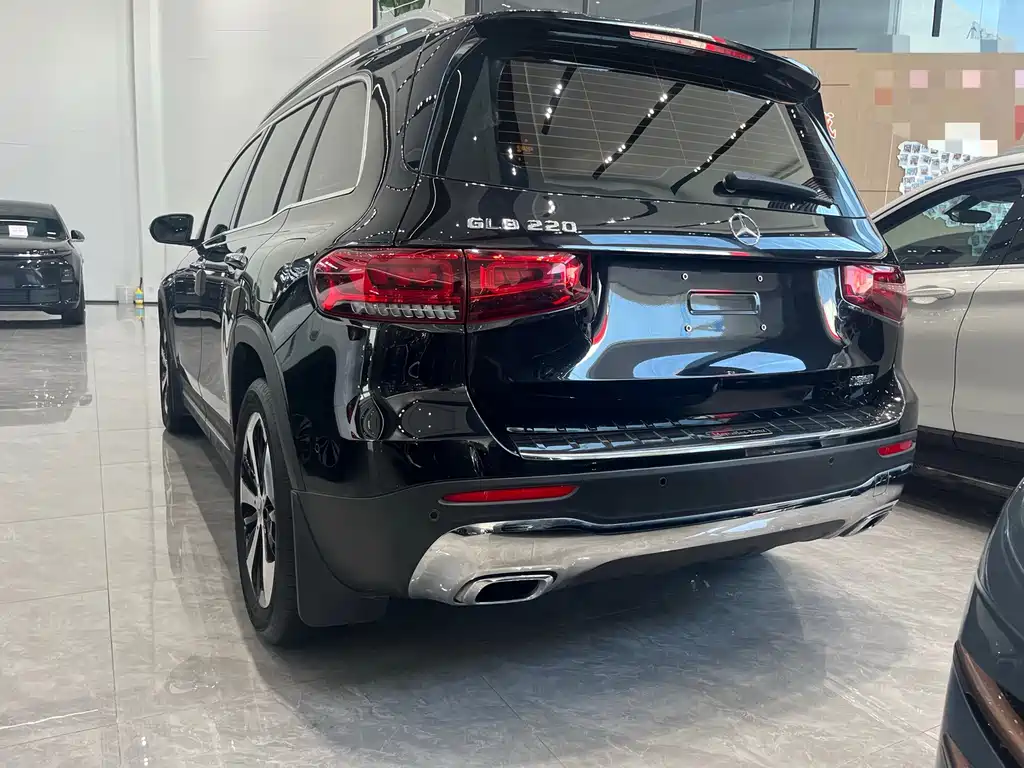 Mercedes-Benz GLB — миниатюра 8