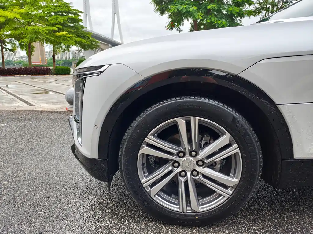 Cadillac Lyriq — миниатюра 9