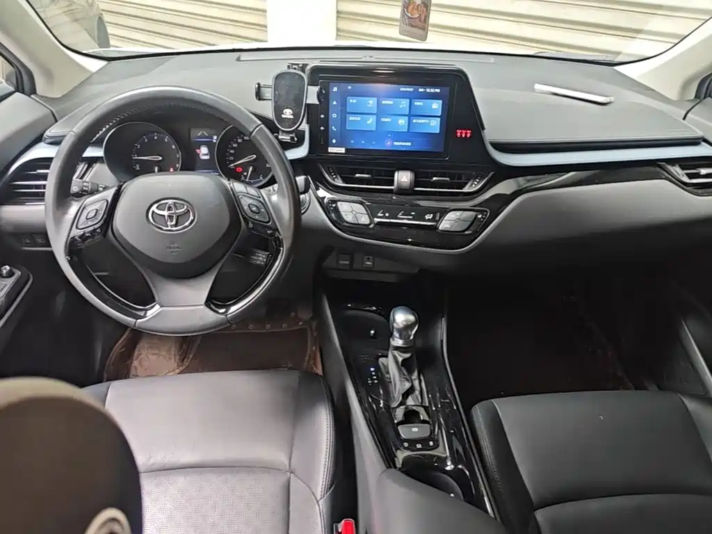 Toyota IZOA — миниатюра 10