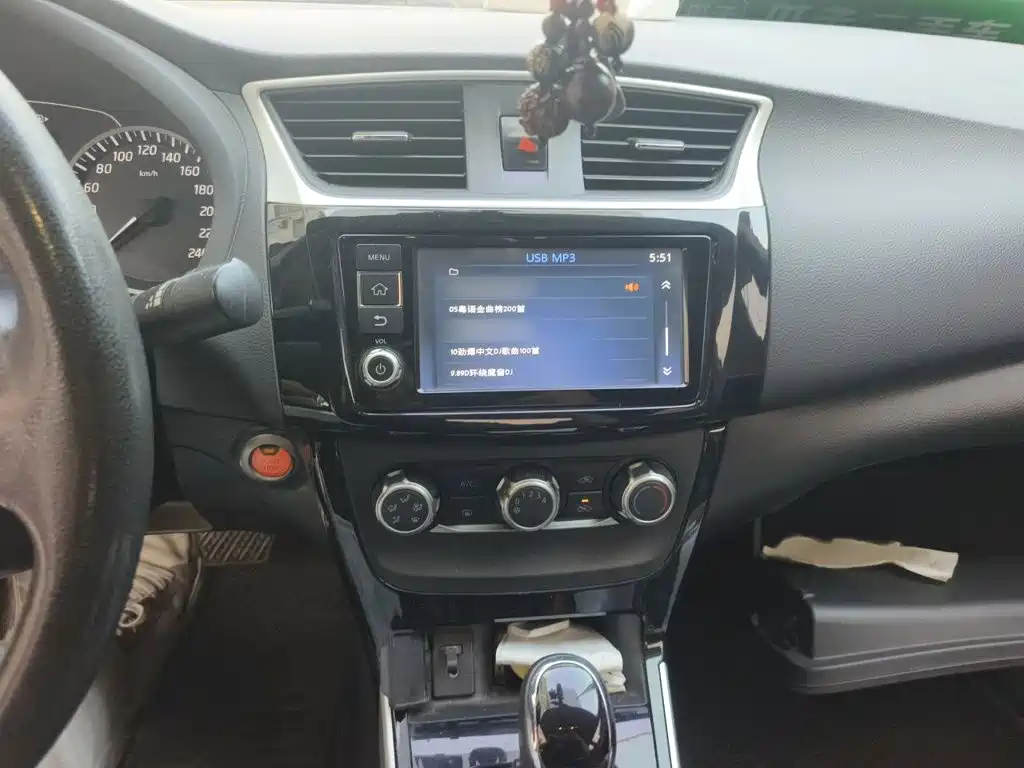 Nissan Sylphy — миниатюра 6