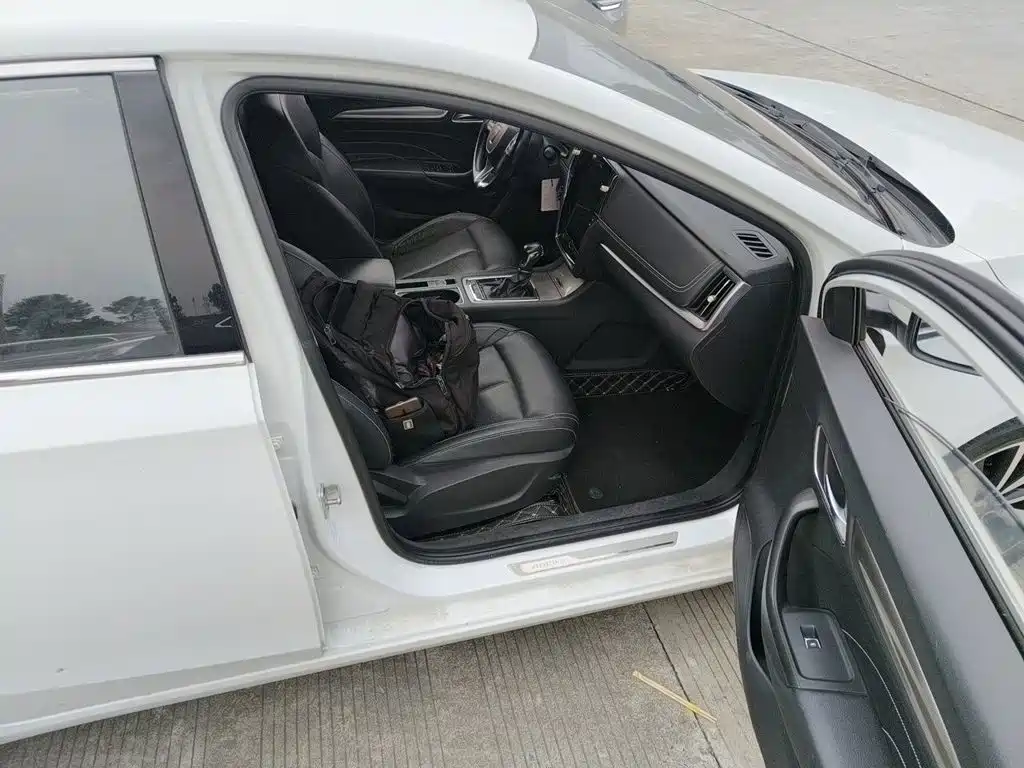 Roewe i6 Classic — миниатюра 19