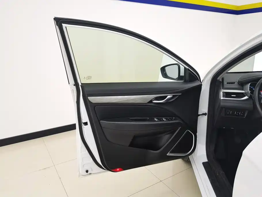Geely Emgrand — миниатюра 7