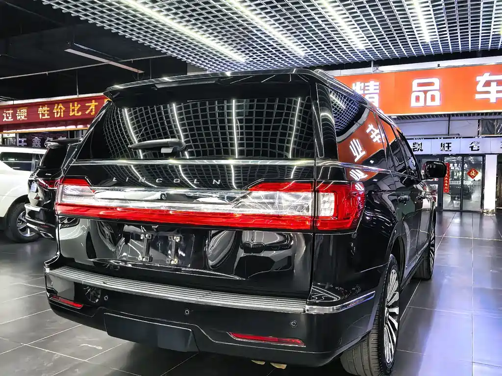 Lincoln Navigator — миниатюра 3