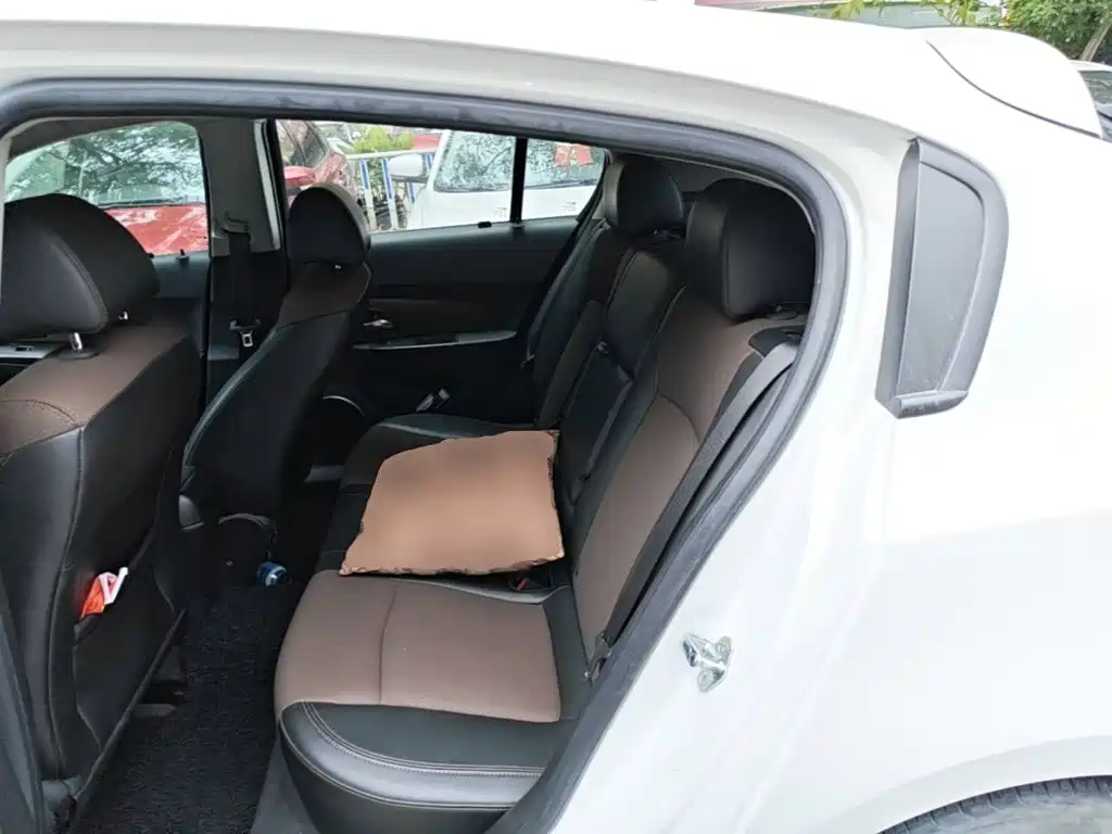 Chevrolet Cruze — миниатюра 17