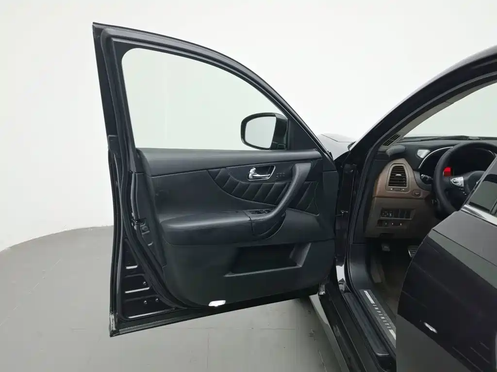 Infiniti FX — миниатюра 8