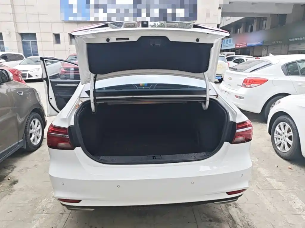 Roewe i6 Classic — миниатюра 19
