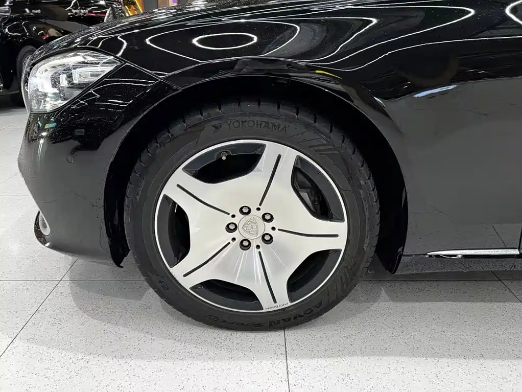 Mercedes-Benz S-Class — миниатюра 6
