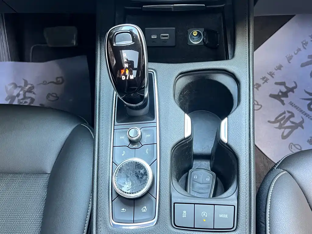 Cadillac XT4 — миниатюра 16