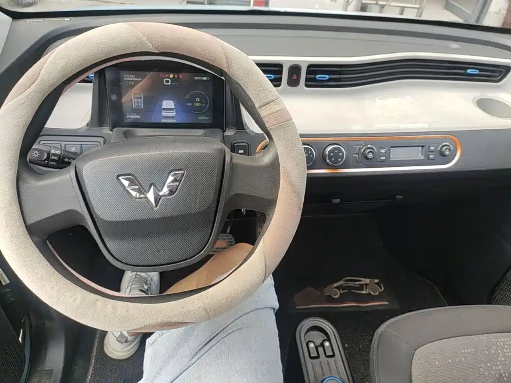 Wuling MINIEV — миниатюра 10