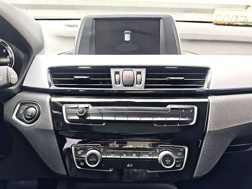 BMW X1 — миниатюра 9