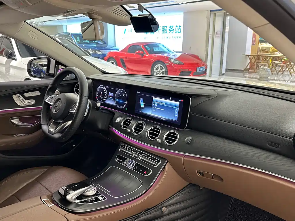 Mercedes-Benz E-Class — миниатюра 13