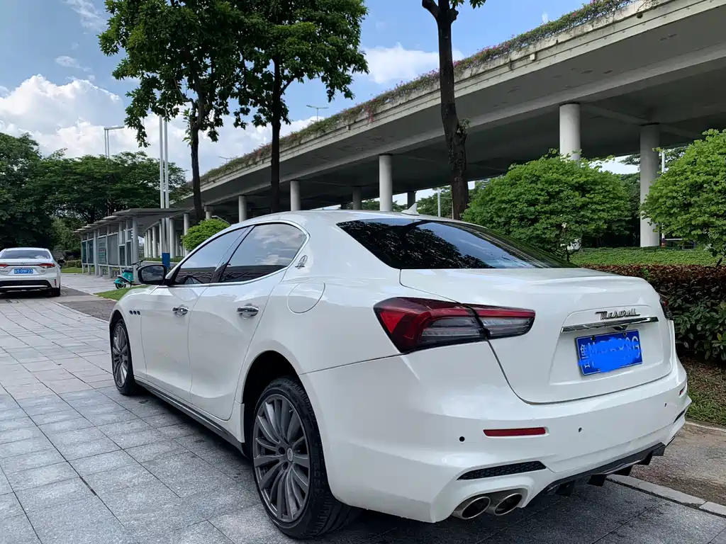 MASERATI GHIBLI