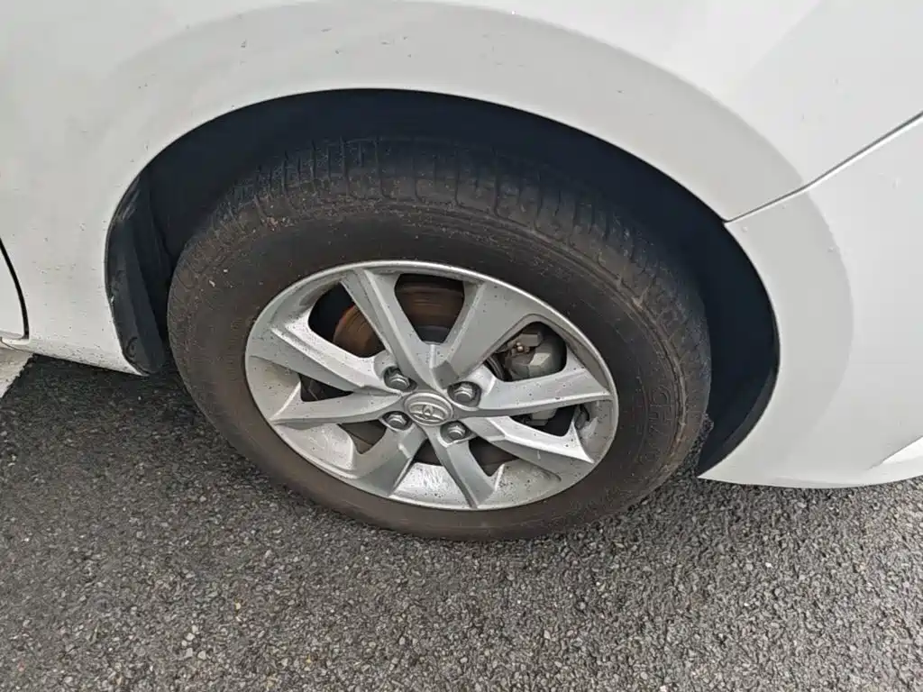 Toyota Yaris L — миниатюра 12