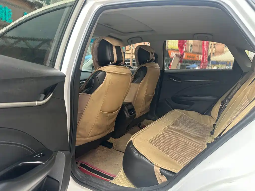 Buick Excelle — миниатюра 9