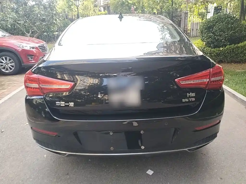 Hongqi Hongqi H5 — миниатюра 6