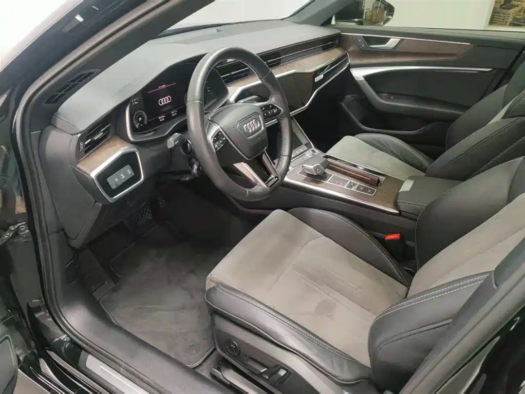 Audi A6L New Energy — миниатюра 11