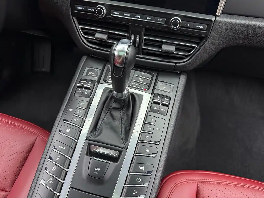 Porsche Macan — миниатюра 4