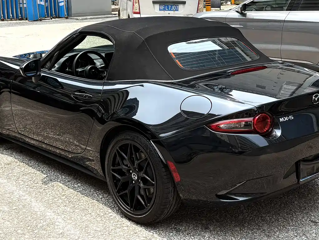 Mazda MX-5 2023 2.0L