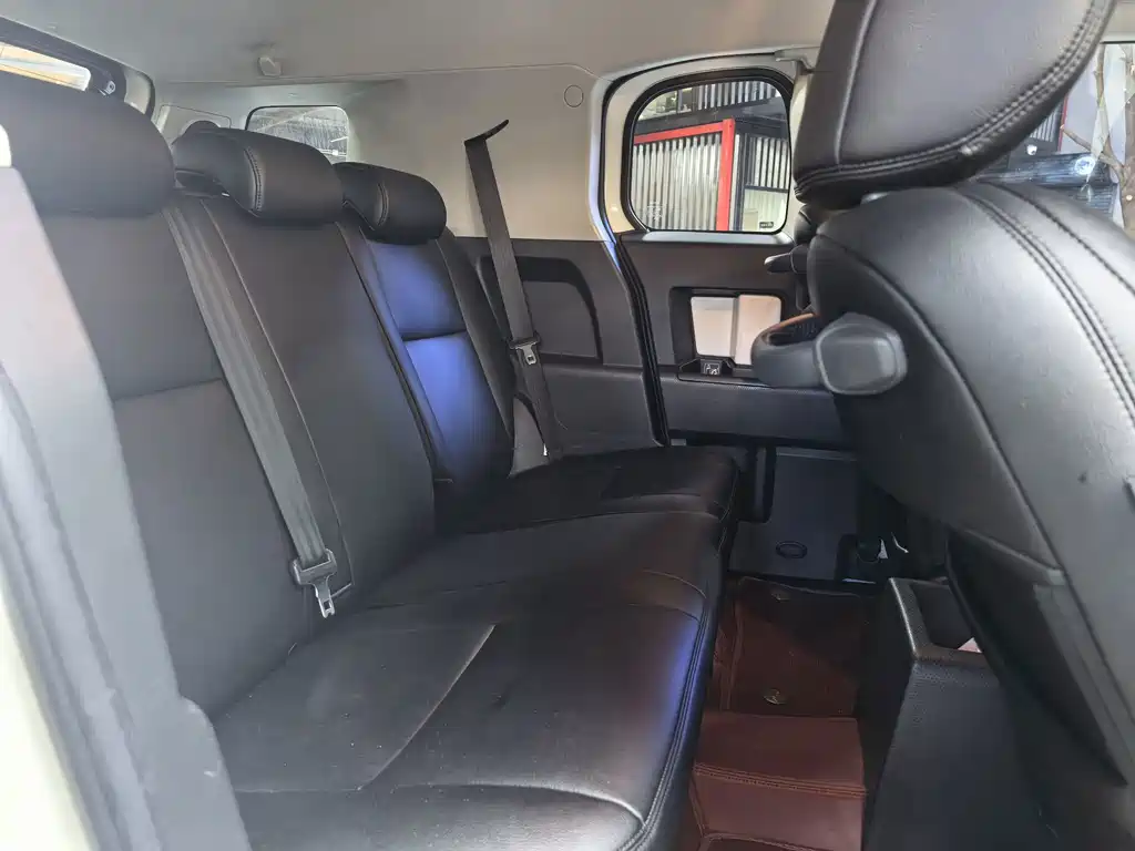 Toyota FJ Cruiser — миниатюра 12
