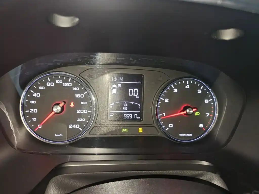 Roewe RX5 — миниатюра 12