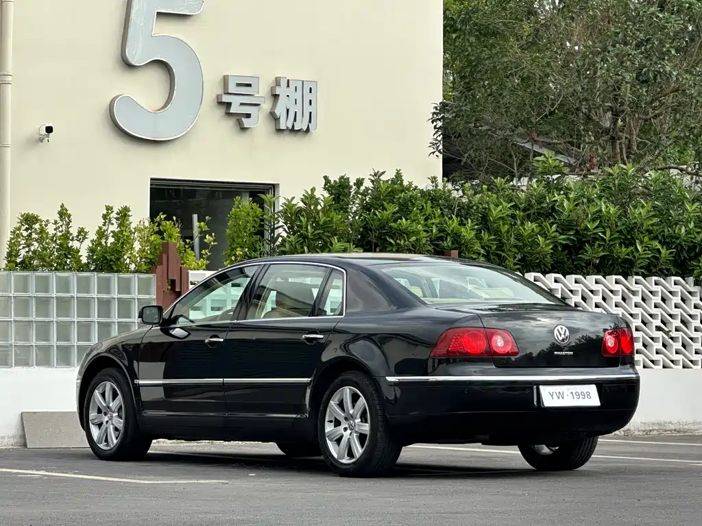 Volkswagen Phaeton — миниатюра 3