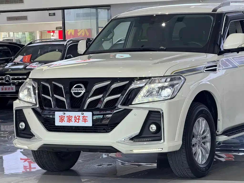 NISSAN TOURE