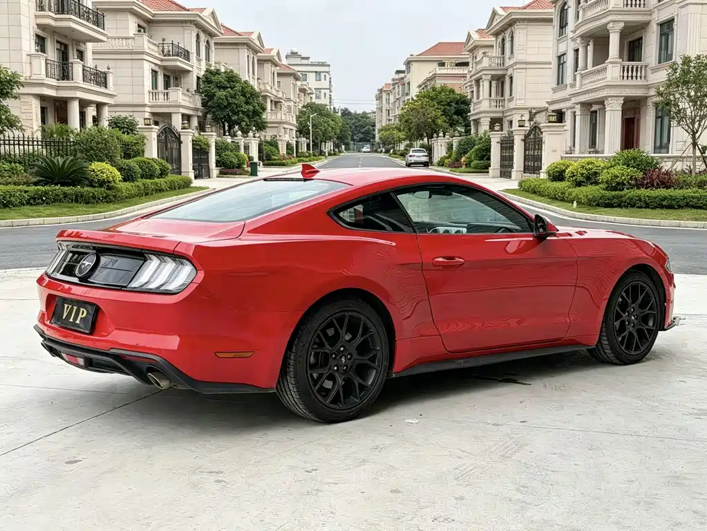 Ford Mustang — миниатюра 7