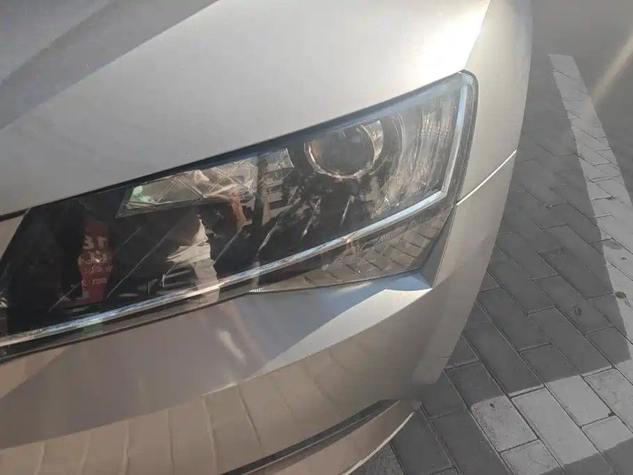 Skoda Superb — миниатюра 5