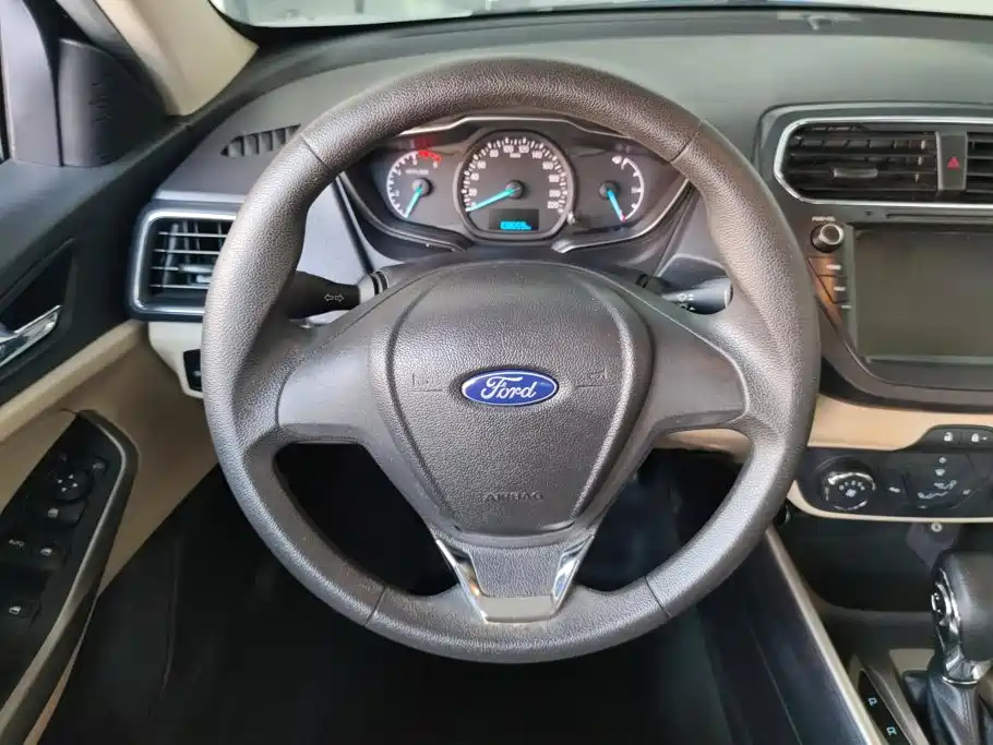 Ford Escort — миниатюра 15