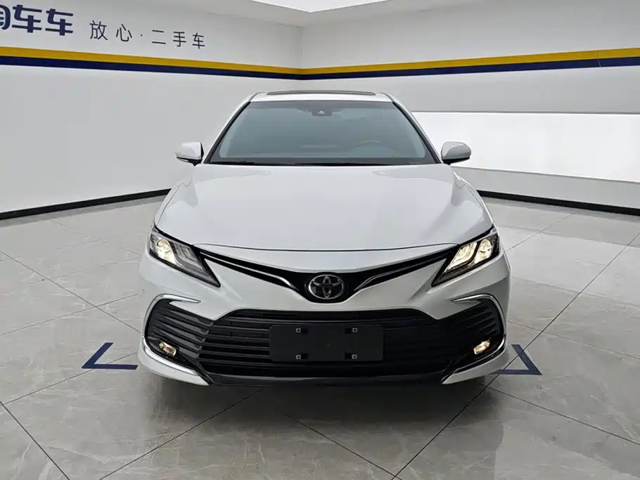 Toyota Camry — миниатюра 2