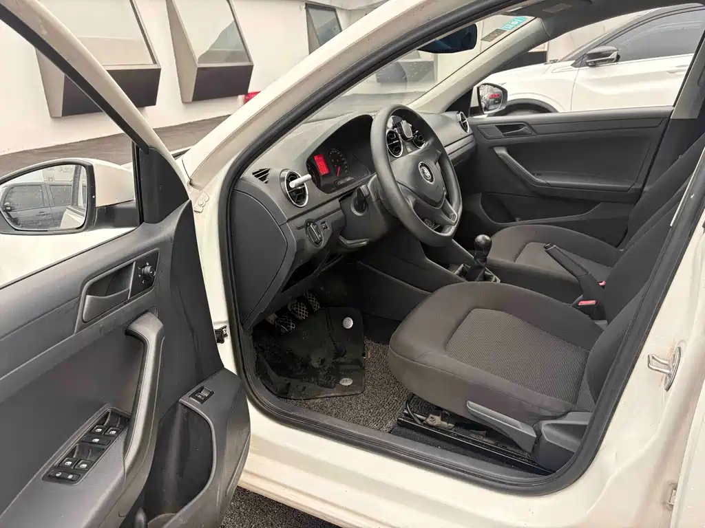Volkswagen Jetta — миниатюра 8