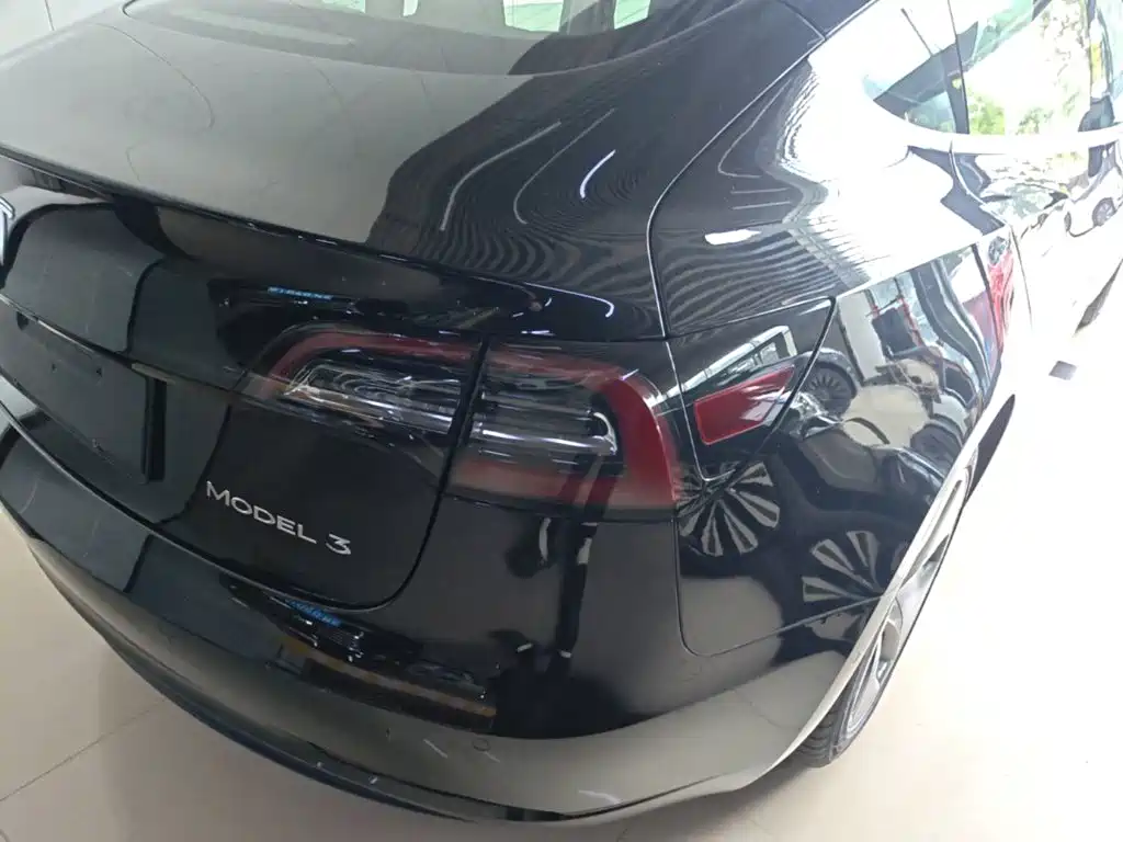 Tesla Model 3 — миниатюра 8