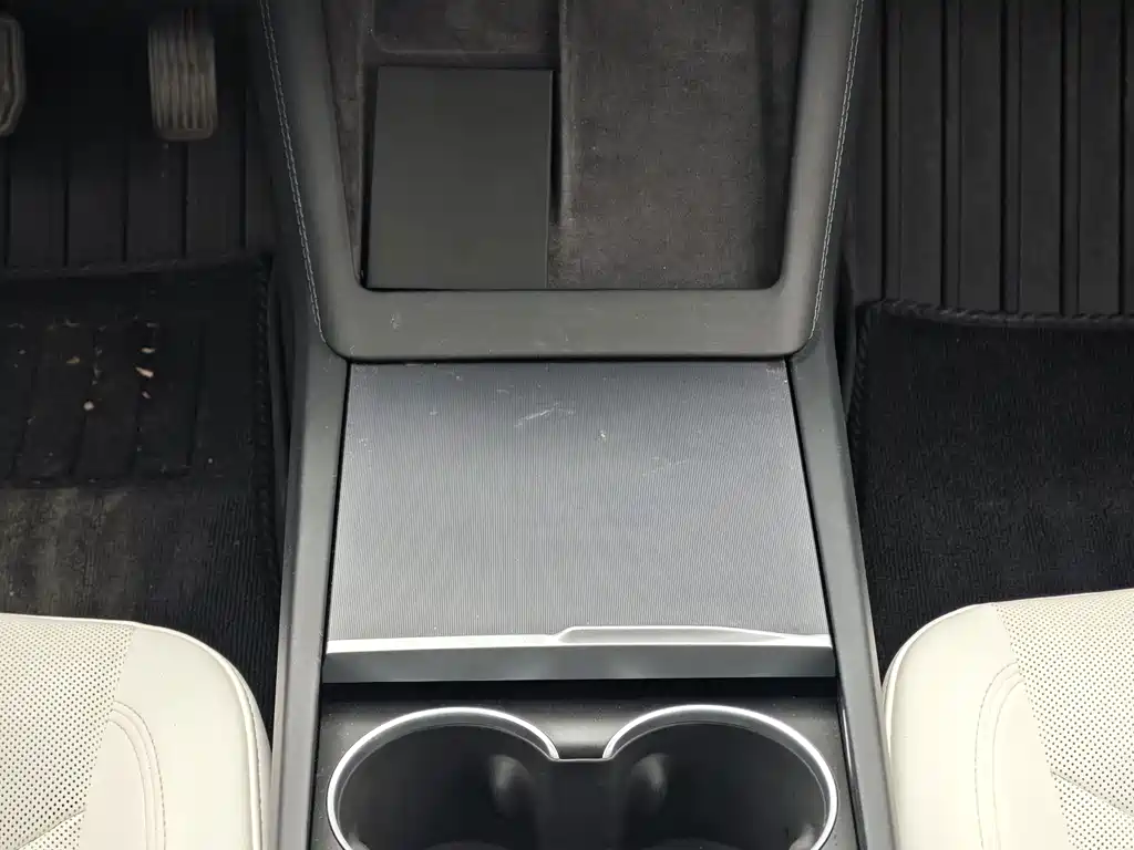 Tesla Model 3 — миниатюра 13