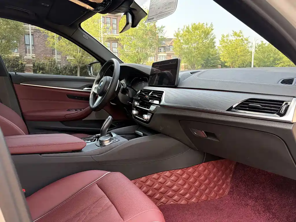 BMW 5 Series — миниатюра 27