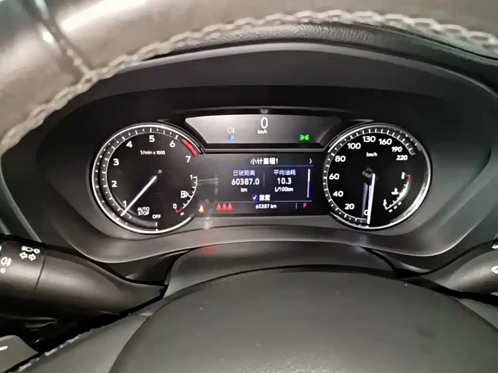 Cadillac XT4 — миниатюра 12