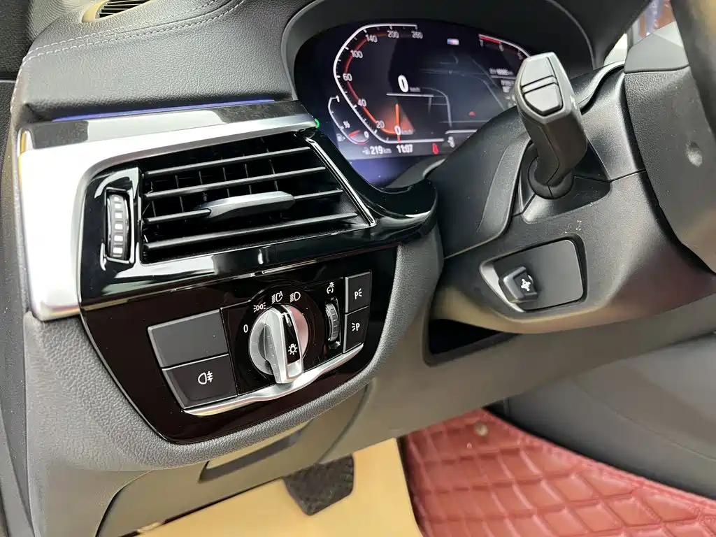 BMW 5 Series — миниатюра 22