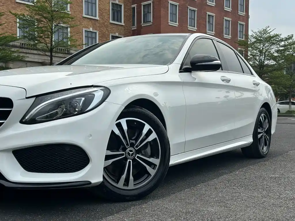 Mercedes-Benz C-Class — миниатюра 11