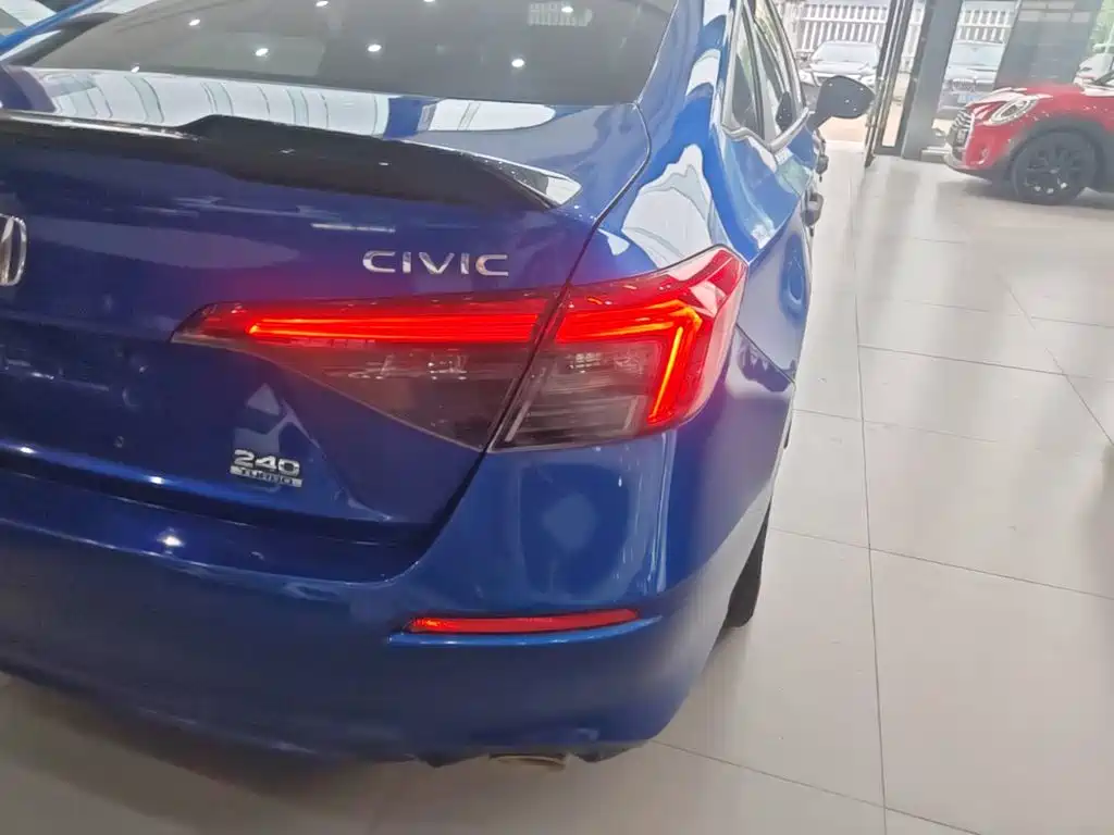 Honda Civic — миниатюра 8