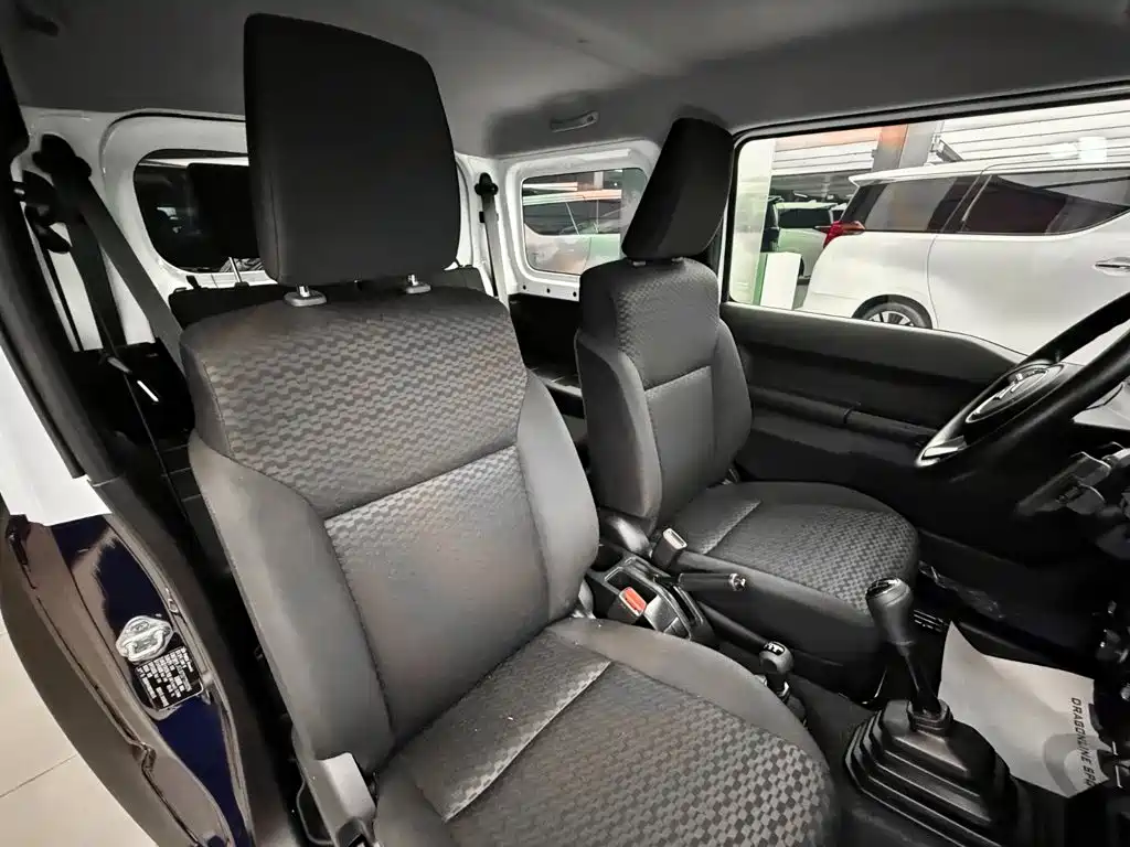 Suzuki Jimny — миниатюра 12