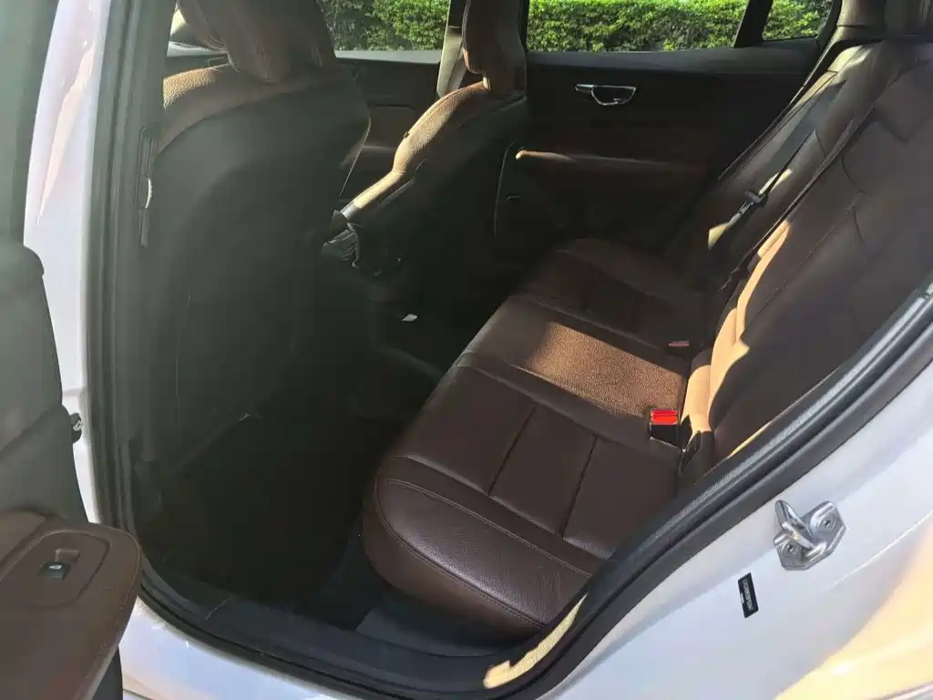 Volvo S60 PHEV — миниатюра 7