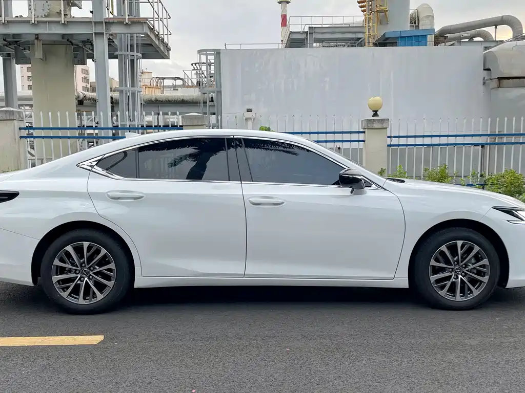 Lexus ES — фотографии объявления, Фото 12