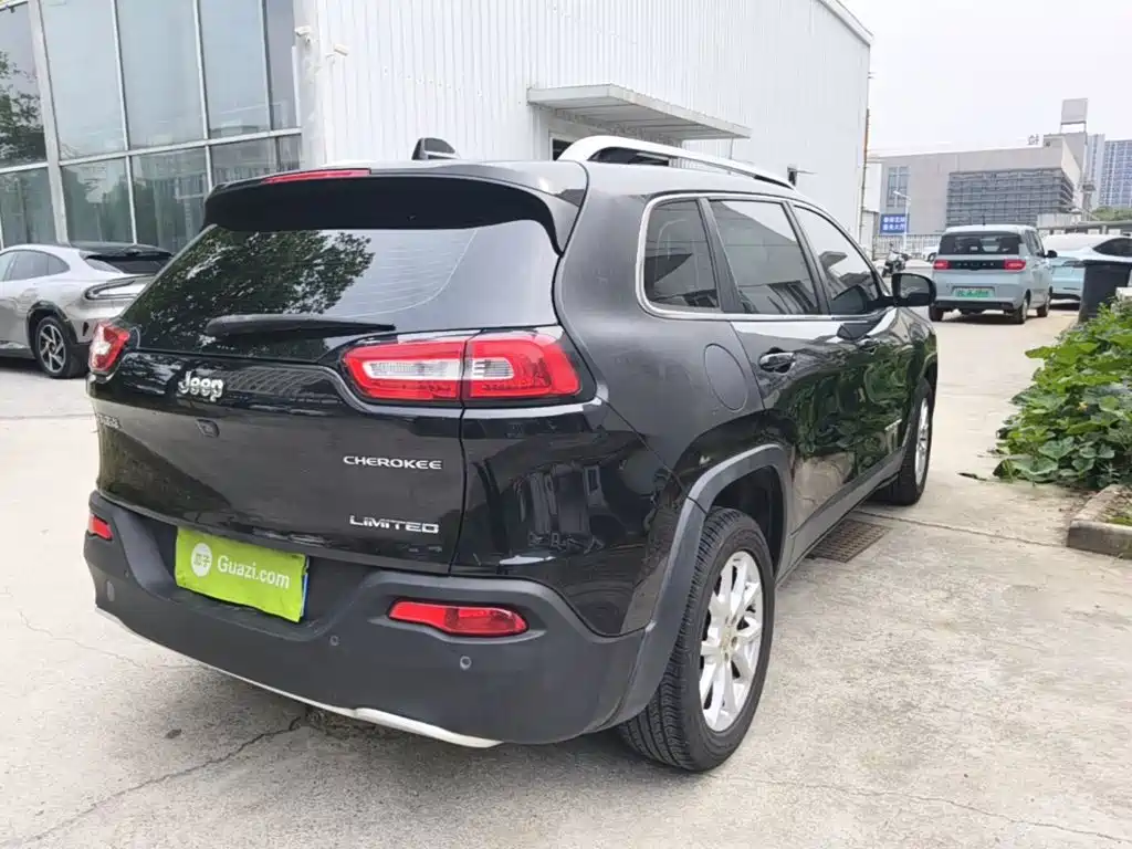 Jeep Cherokee — миниатюра 7