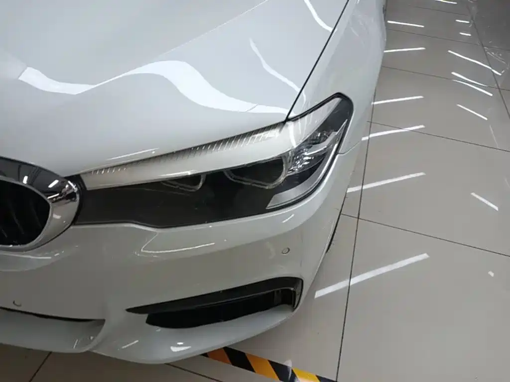 BMW 5 Series — миниатюра 24