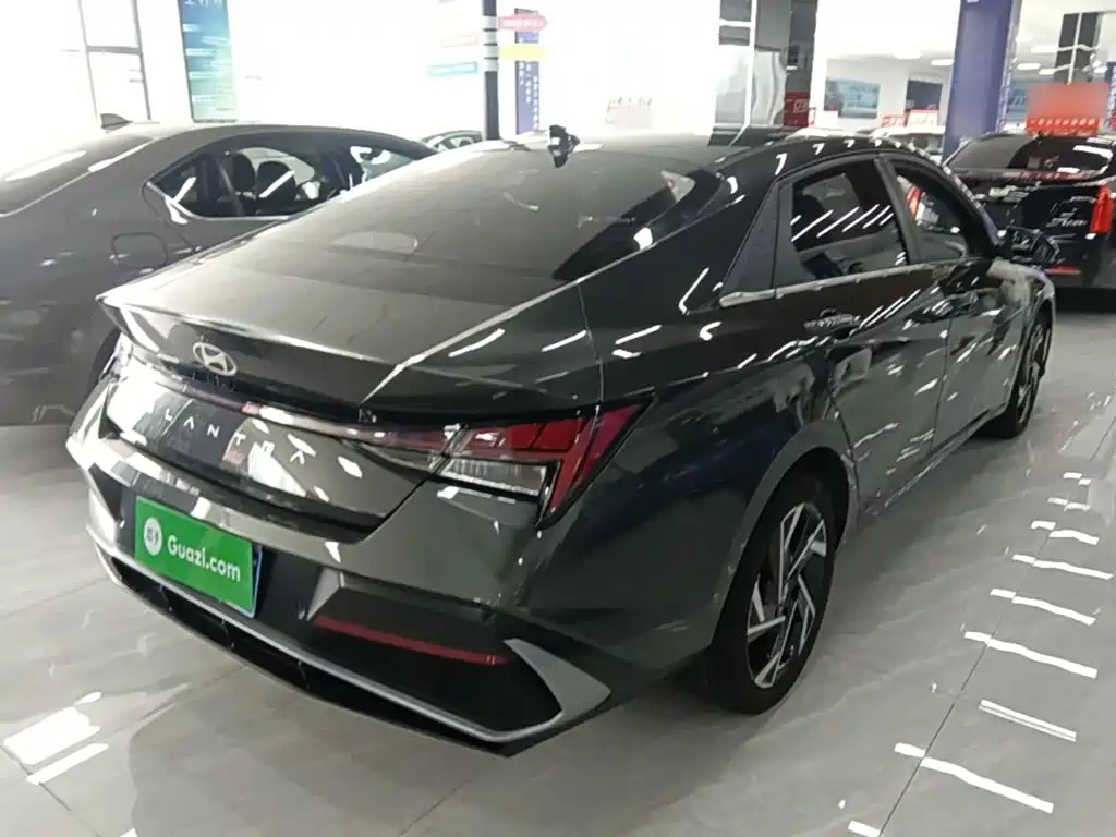 Hyundai Elantra — миниатюра 7