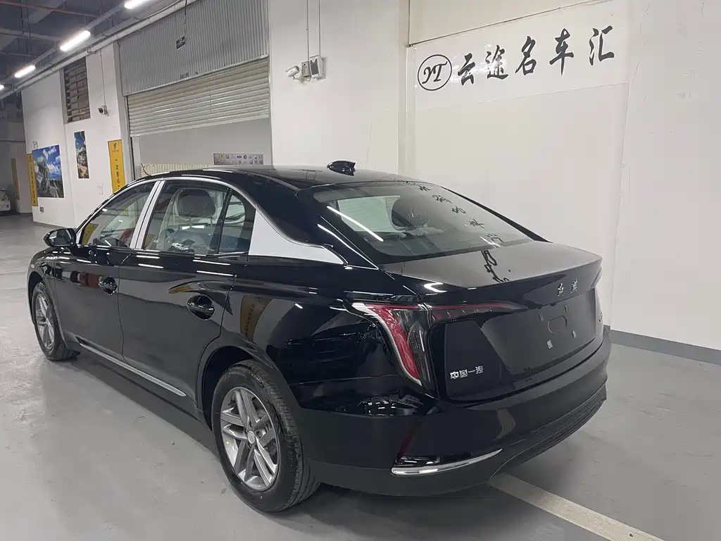 Hongqi E-QM5 2026 500km