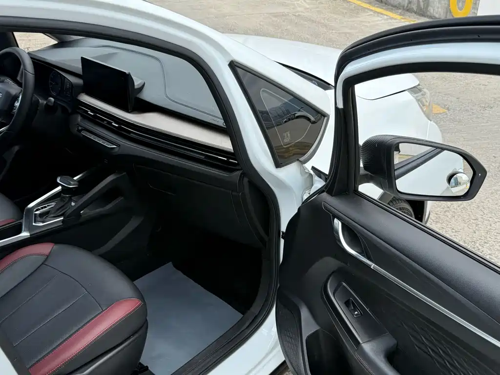 Geely Vision X3 — миниатюра 8