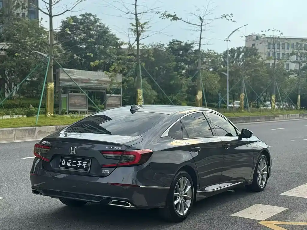 Honda Accord — миниатюра 9
