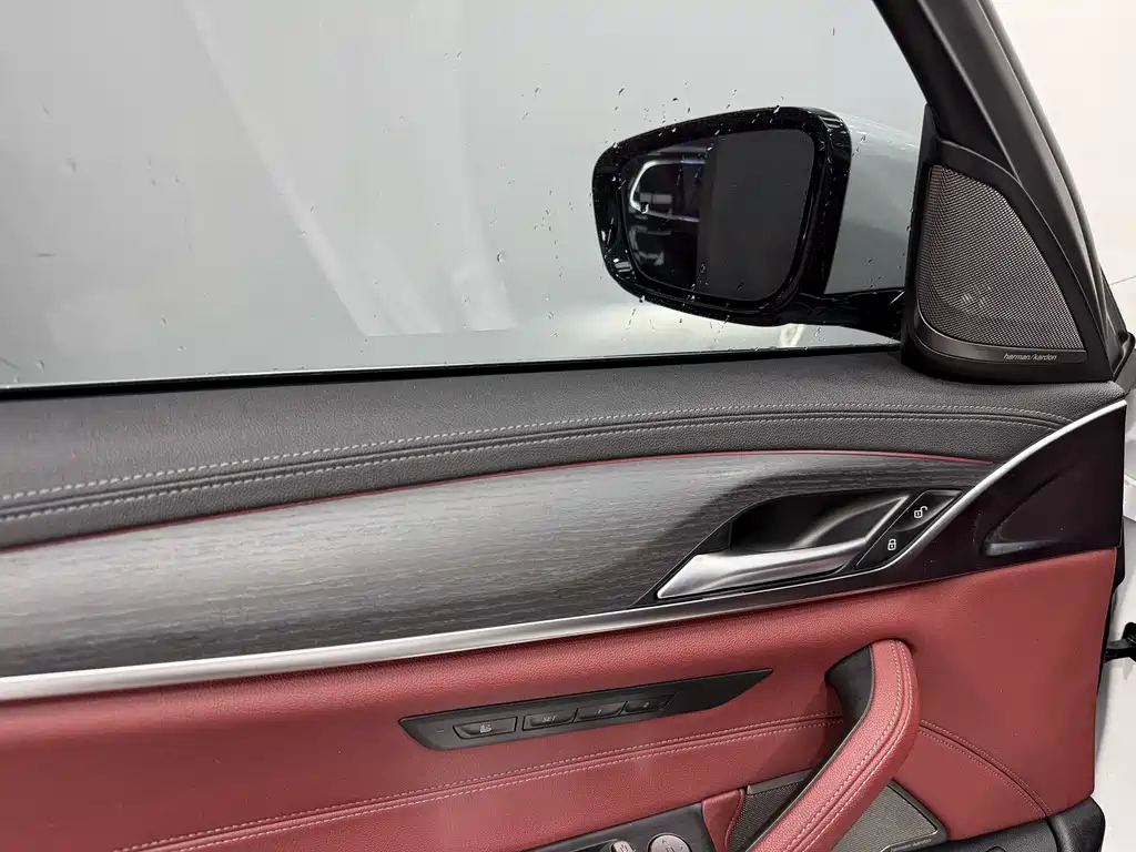 BMW 5 Series — миниатюра 15